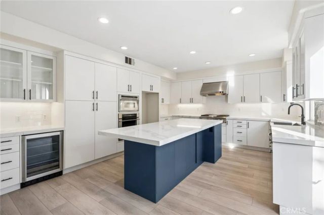 62 Logan, Irvine, CA 92620