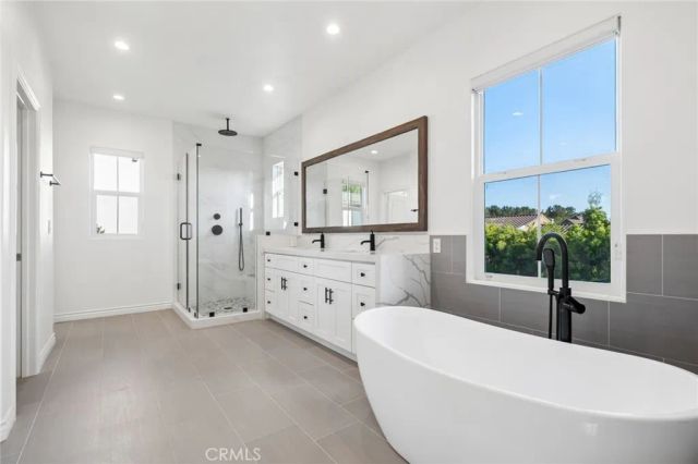 62 Logan, Irvine, CA 92620