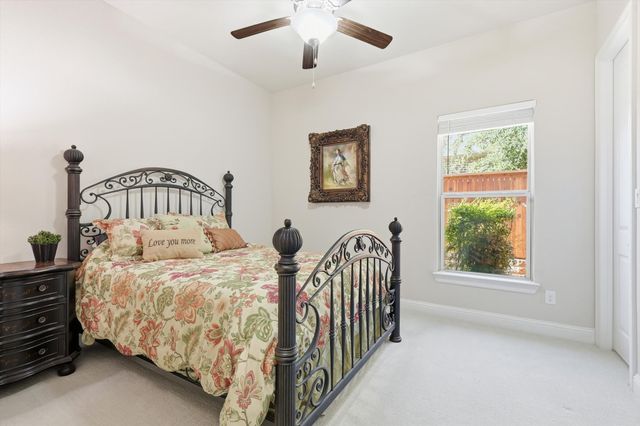 708 Petunia Drive, Lantana, TX 76226