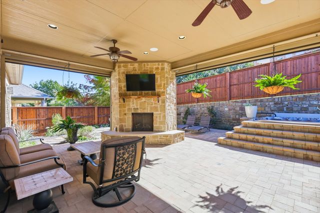 708 Petunia Drive, Lantana, TX 76226