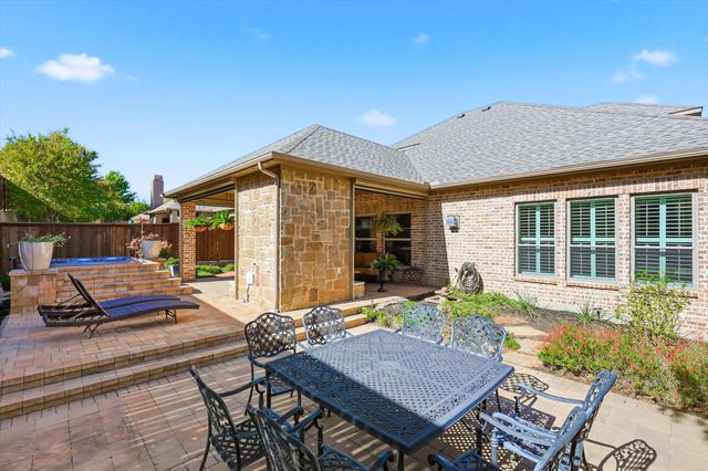 708 Petunia Drive, Lantana, TX 76226