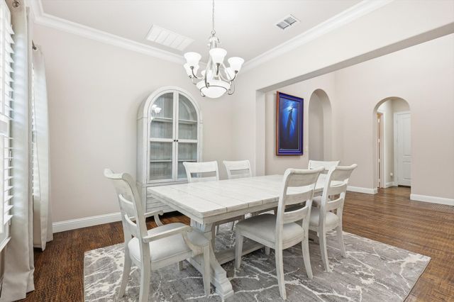 708 Petunia Drive, Lantana, TX 76226