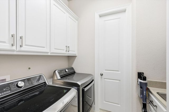 708 Petunia Drive, Lantana, TX 76226