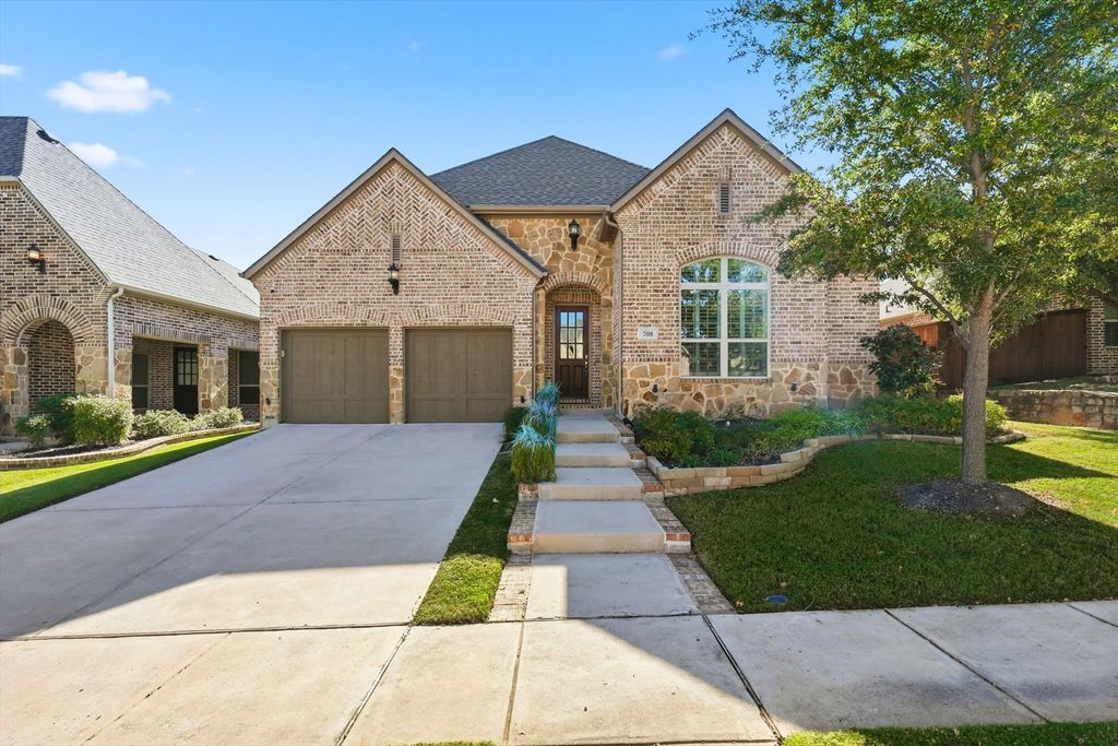 708 Petunia Drive, Lantana, TX 76226