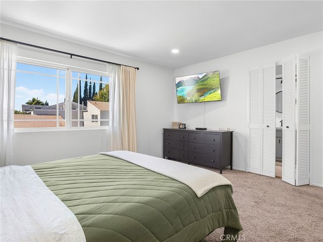 17734 Devonshire Street 7, Northridge, CA 91325