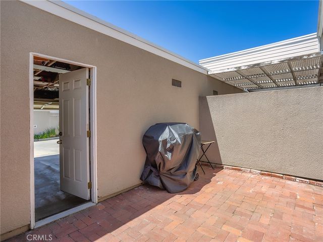 17734 Devonshire Street 7, Northridge, CA 91325