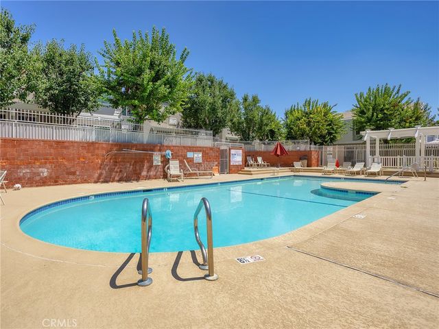 17734 Devonshire Street 7, Northridge, CA 91325