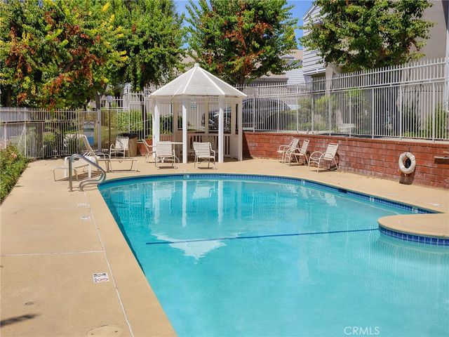 17734 Devonshire Street 7, Northridge, CA 91325