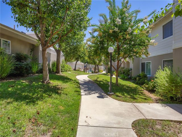 17734 Devonshire Street 7, Northridge, CA 91325