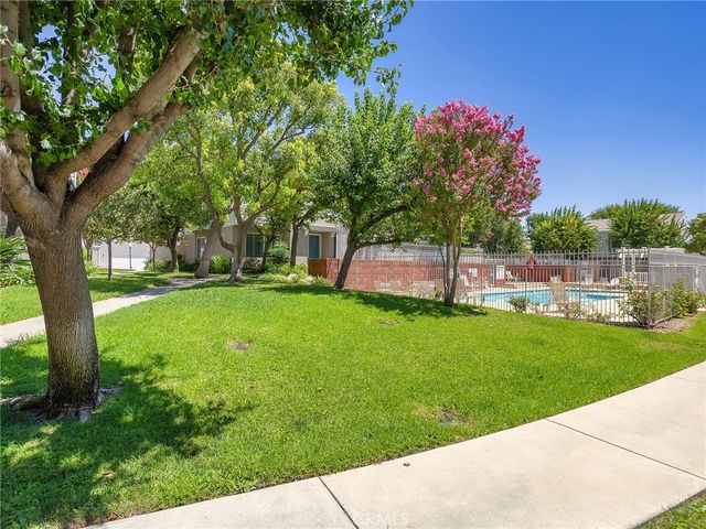 17734 Devonshire Street 7, Northridge, CA 91325