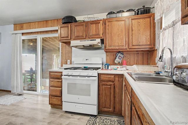 1208 Laurel Avenue, Ypsilanti, MI 48198