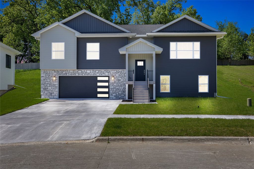 706 Silver Lane, Iowa City, IA 52245