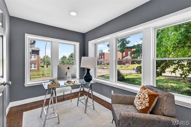 4404 Floriss Place, St Louis, MO 63115