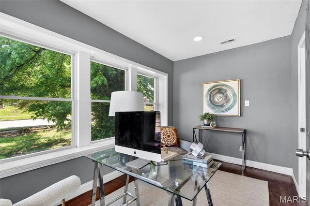 4404 Floriss Place, St Louis, MO 63115