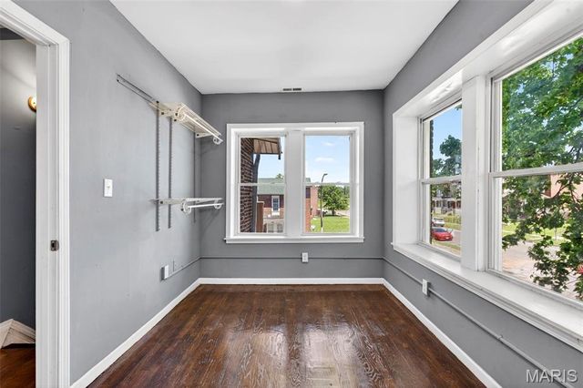 4404 Floriss Place, St Louis, MO 63115