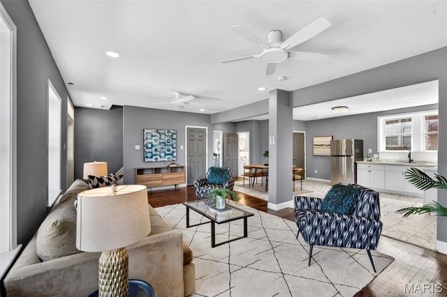 4404 Floriss Place, St Louis, MO 63115