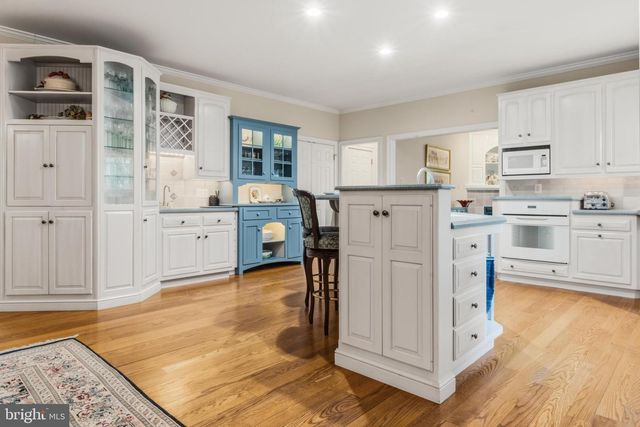 38 DEER HAVEN DR, Mullica Hill, NJ 08062