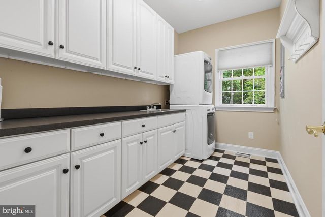 38 DEER HAVEN DR, Mullica Hill, NJ 08062