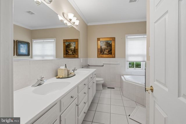 38 DEER HAVEN DR, Mullica Hill, NJ 08062