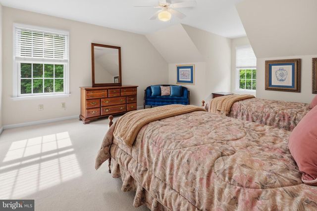 38 DEER HAVEN DR, Mullica Hill, NJ 08062