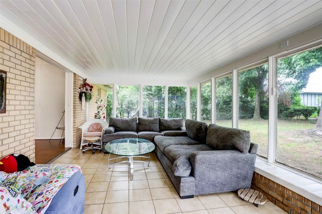 822 N Meyer Street, Sealy, TX 77474