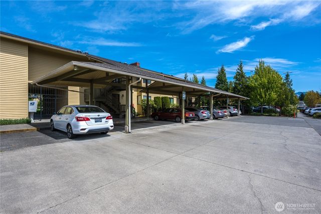 310 S 11th Street #212, Mount Vernon, WA 98274