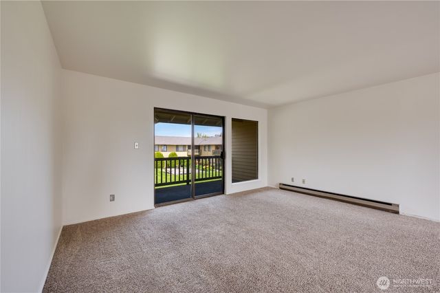 310 S 11th Street #212, Mount Vernon, WA 98274