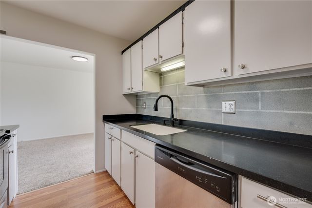 310 S 11th Street #212, Mount Vernon, WA 98274