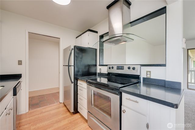 310 S 11th Street #212, Mount Vernon, WA 98274