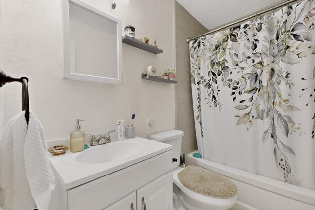 10217 Menaul Boulevard NE, Albuquerque, NM 87112