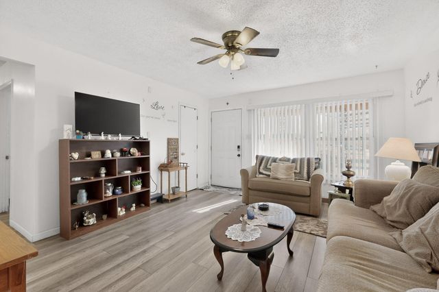 10217 Menaul Boulevard NE, Albuquerque, NM 87112