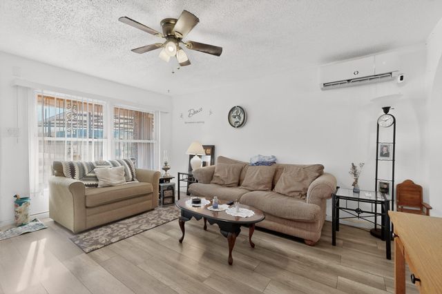 10217 Menaul Boulevard NE, Albuquerque, NM 87112