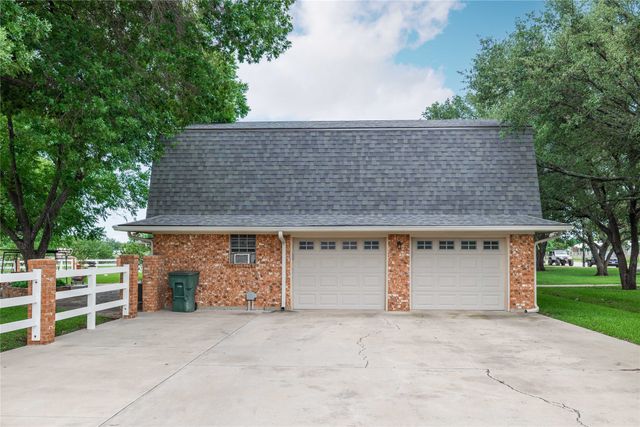 4700 Oak Ridge Drive, Brownwood, TX 76801