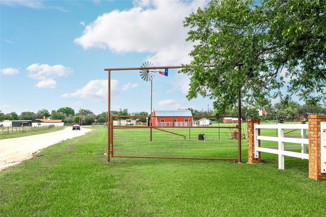 4700 Oak Ridge Drive, Brownwood, TX 76801