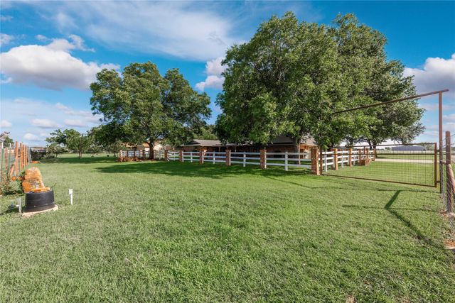4700 Oak Ridge Drive, Brownwood, TX 76801