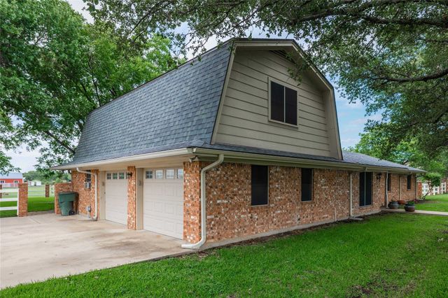 4700 Oak Ridge Drive, Brownwood, TX 76801