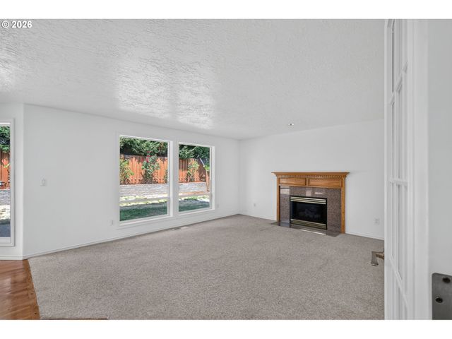 443 Ne LENOX St, Hillsboro, OR 97124