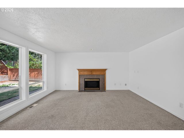 443 Ne LENOX St, Hillsboro, OR 97124