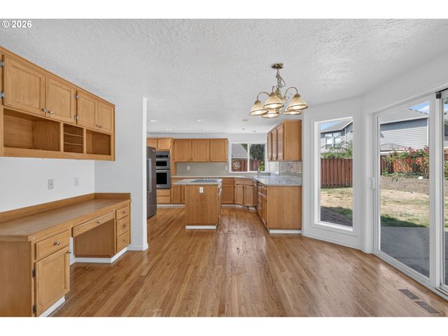 443 Ne LENOX St, Hillsboro, OR 97124
