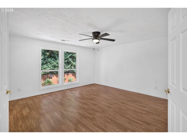 443 Ne LENOX St, Hillsboro, OR 97124