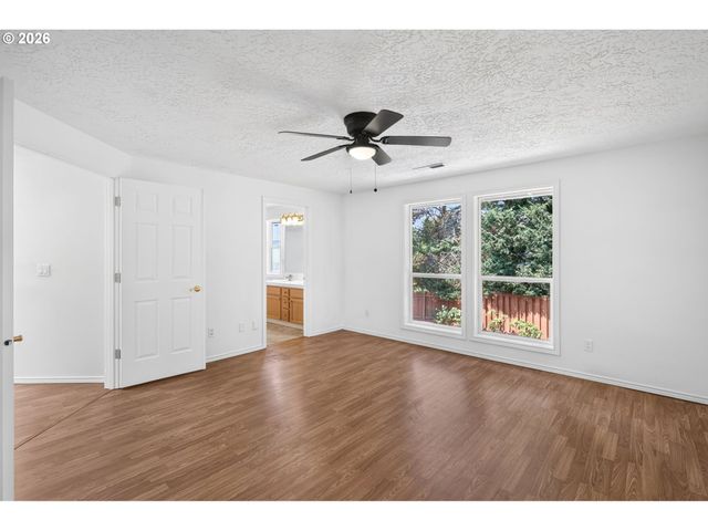 443 Ne LENOX St, Hillsboro, OR 97124