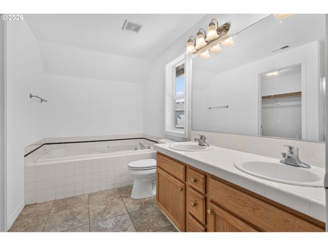 443 Ne LENOX St, Hillsboro, OR 97124