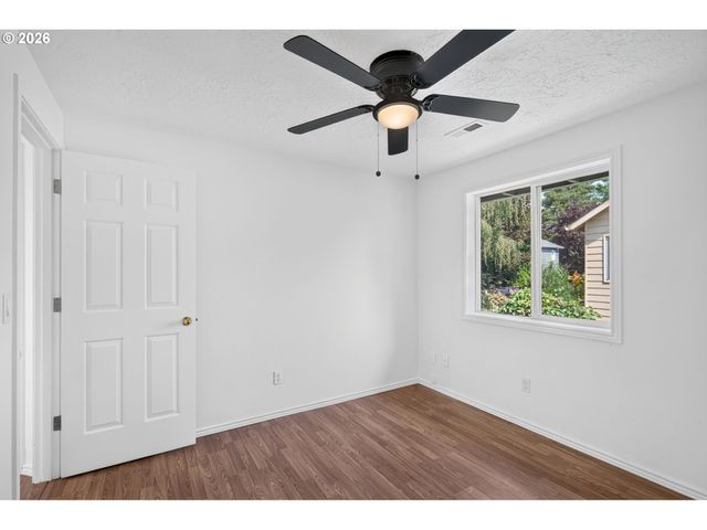 443 Ne LENOX St, Hillsboro, OR 97124