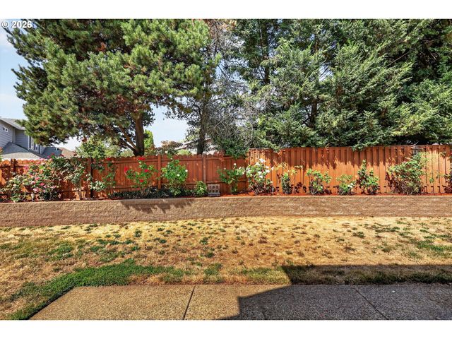 443 Ne LENOX St, Hillsboro, OR 97124