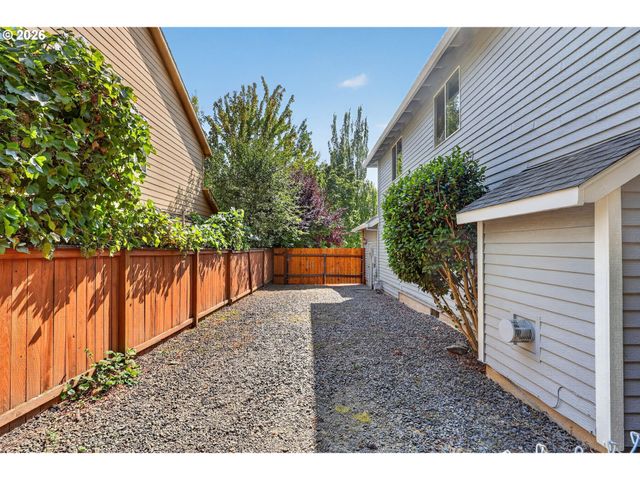 443 Ne LENOX St, Hillsboro, OR 97124