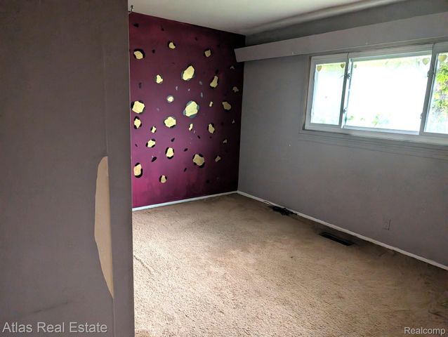 1821 Rockcreek Lane, Flint, MI 48507