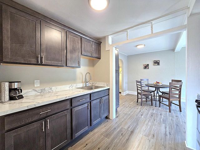 3617 W Douglas AVENUE, Milwaukee, WI 53209