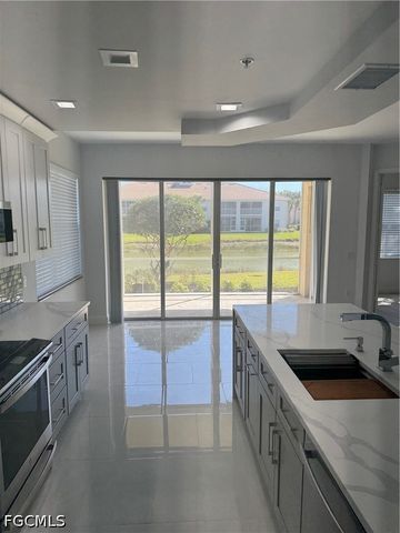 3063 Horizon LN 1501, Naples, FL 34109