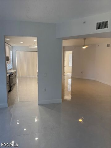 3063 Horizon LN 1501, Naples, FL 34109