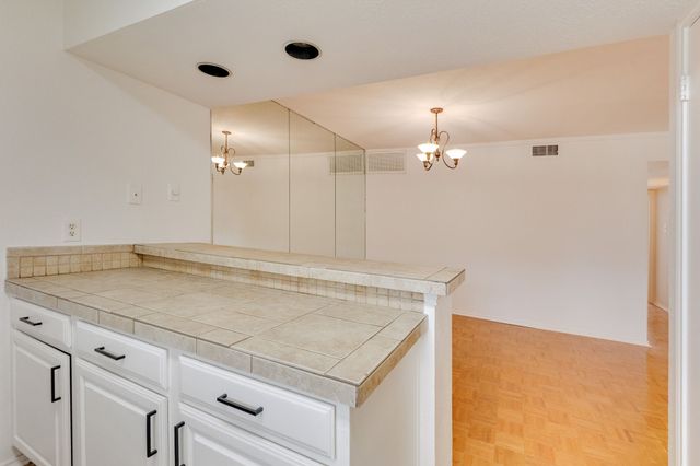 15221 Berry Trail 304, Dallas, TX 75248